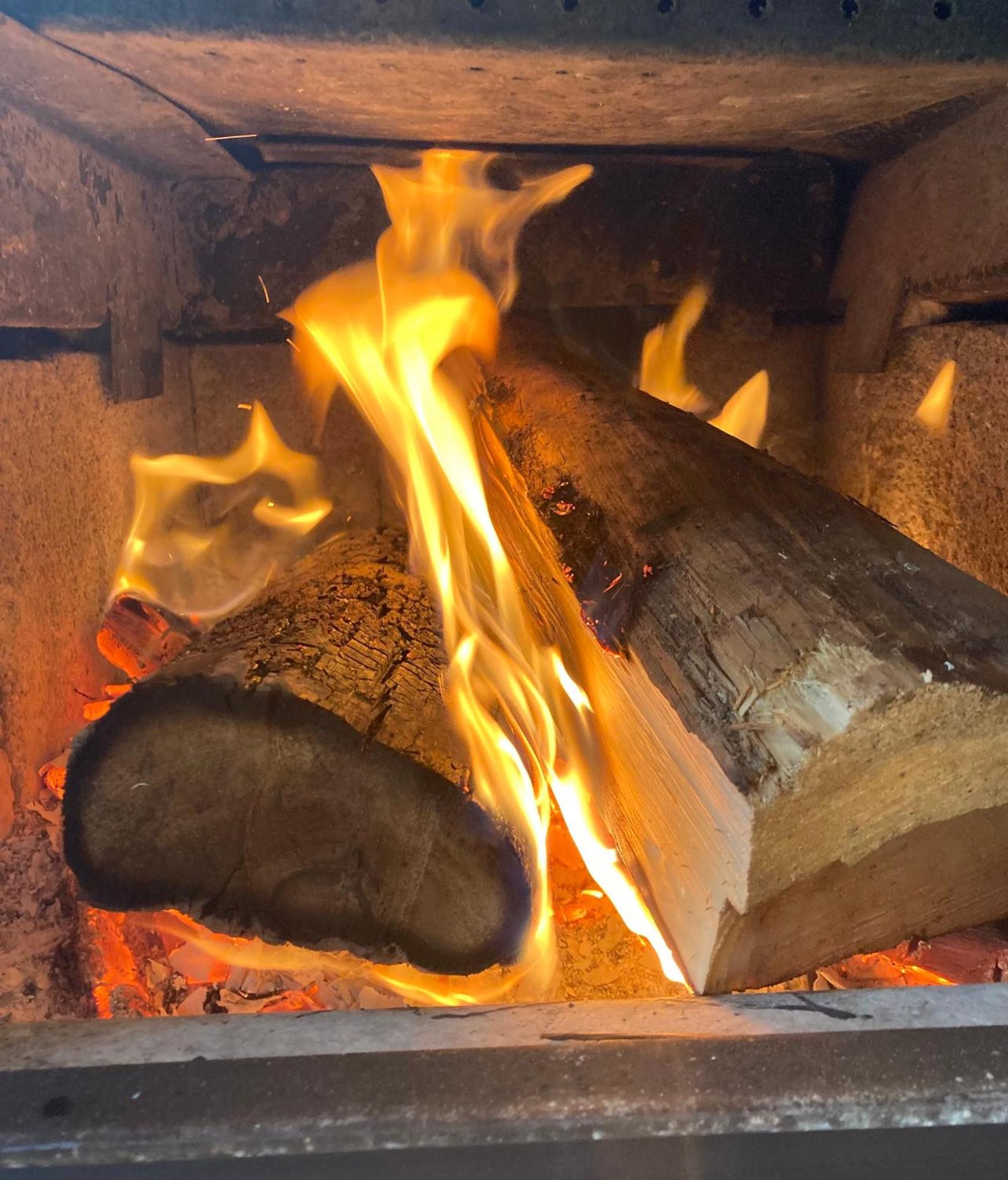 Forest Sweet Retreat Hot Tub & Wood Fired Sauna Юклулет Экстерьер фото